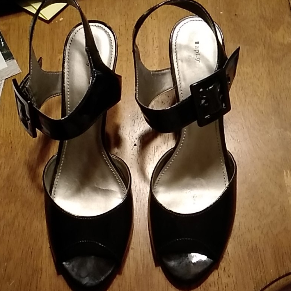 Womens shoes